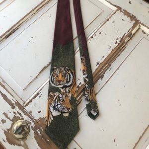 Tiger Tie Vintage 1995 Hidden Hunters